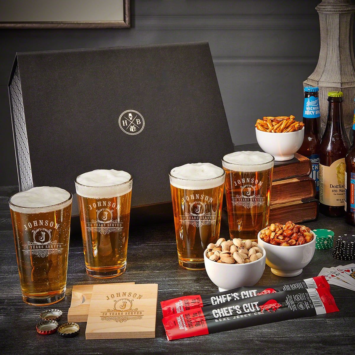 https://images.homewetbar.com/media/catalog/product/4/-/4-pint-glass-luxury-box-set-with-snacks-and-bottle-opener-coasters-carraway-p_10757_1_.jpg?store=default&image-type=image