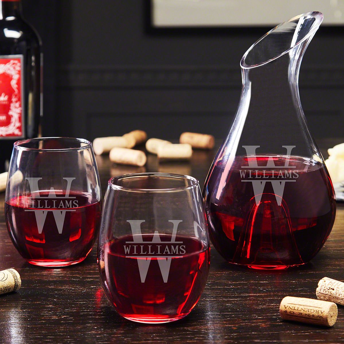 https://images.homewetbar.com/media/catalog/product/7/7/7790-oakmont-wine-decanter-and-glass-set.jpg?store=default&image-type=image
