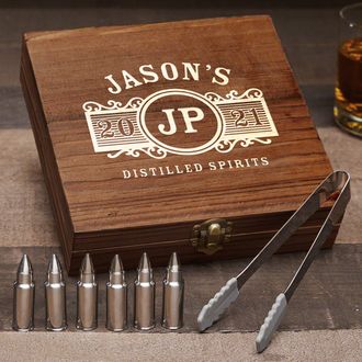 https://images.homewetbar.com/media/catalog/product/7/9/7970-marquee-bullet-whiskey-stone-box-secondary.jpg?store=default&image-type=image&tr=w-330