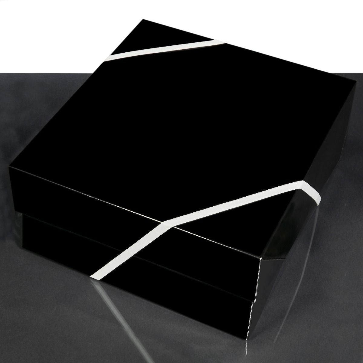 https://images.homewetbar.com/media/catalog/product/9/0/9091-black-large-square-glossy-gift-box-add-on.jpg?store=default&image-type=image